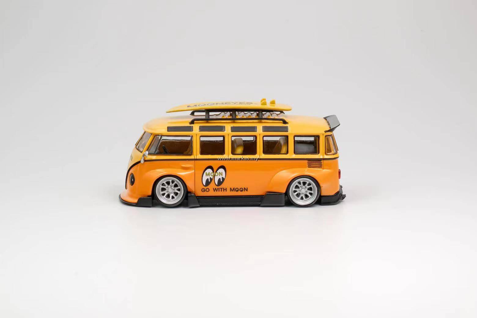 PO) TPC 1/64 VOLKSWAGEN T1 KOMBI MOONEYES